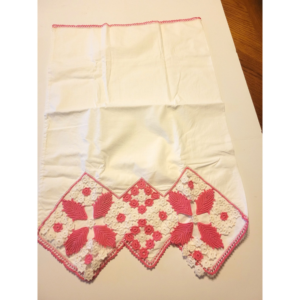 (2) Handmade Estate Pillow Cases White Pink Crochet‎ Edge Bedding 16"x23"